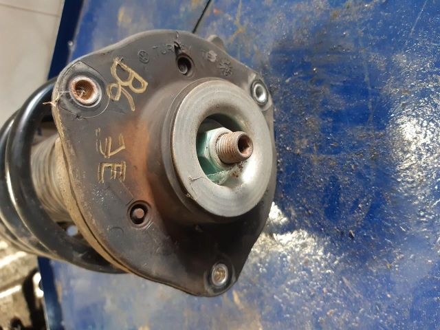 bontott VW PASSAT B6 Jobb első Lengéscsillapító