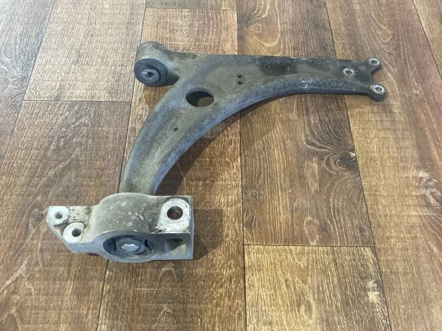 bontott VW PASSAT B6 Jobb első Lengőkar