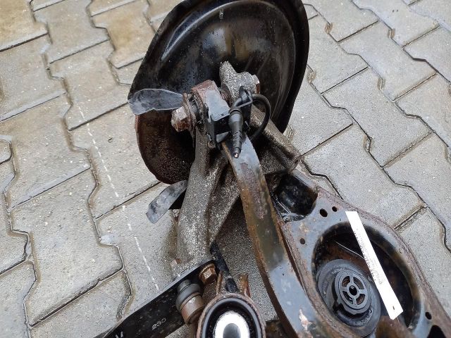 bontott VW PASSAT B6 Jobb hátsó Csonkállvány