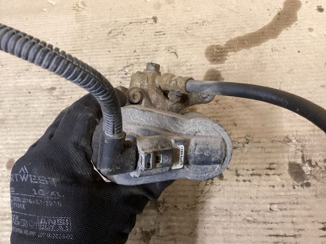 bontott VW PASSAT B6 Jobb hátsó Féknyereg Munkahengerrel