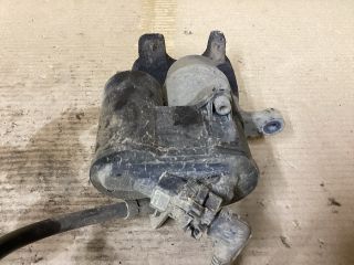 bontott VW PASSAT B6 Jobb hátsó Féknyereg Munkahengerrel