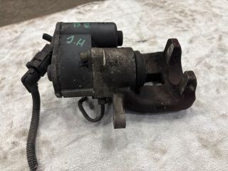 bontott VW PASSAT B6 Jobb hátsó Féknyereg Munkahengerrel