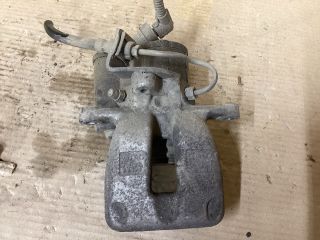 bontott VW PASSAT B6 Jobb hátsó Féknyereg Munkahengerrel