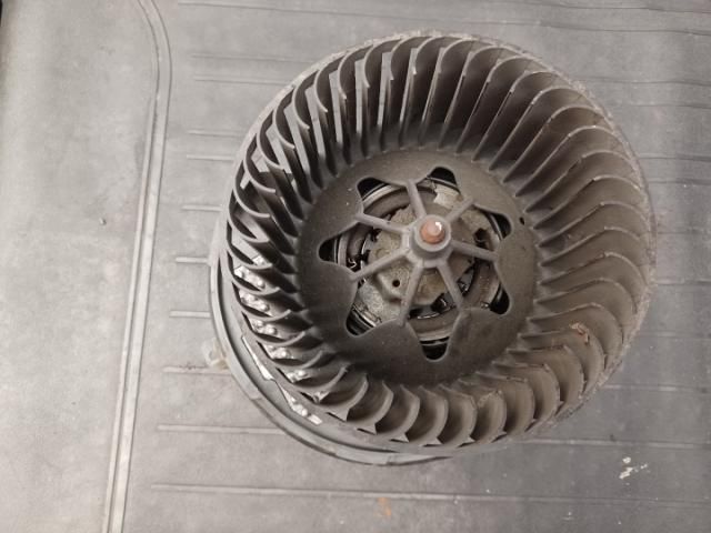 bontott VW PASSAT B6 Klímahűtő Ventilátor