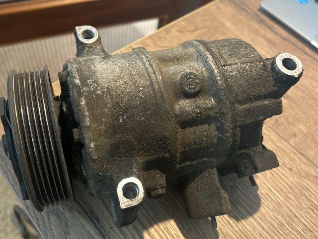 bontott VW PASSAT B6 Klímakompresszor