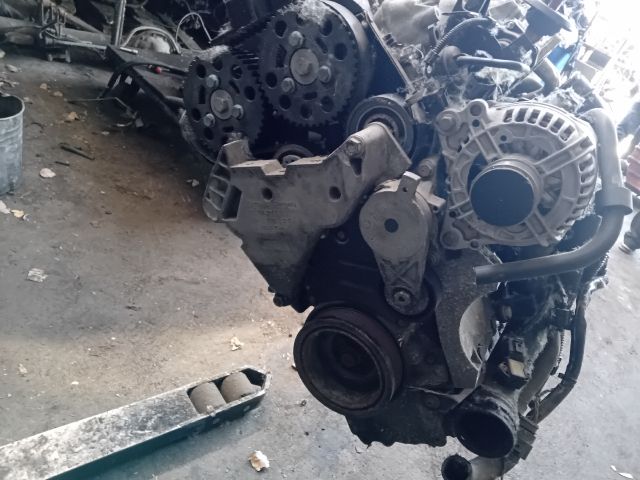 bontott VW PASSAT B6 Komplett Motor (Segédberendezésekkel)
