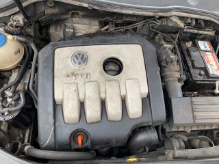 bontott VW PASSAT B6 Komplett Motor (Segédberendezésekkel)