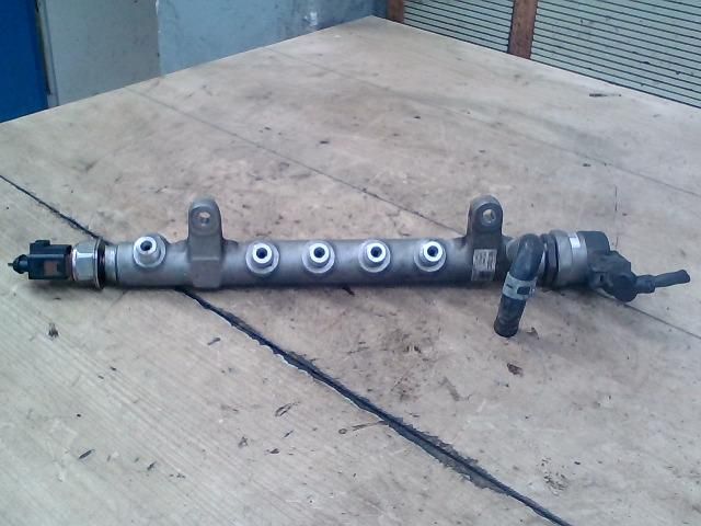 bontott VW PASSAT B6 Közösnyomócső