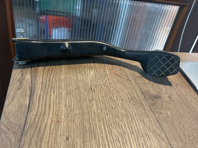 bontott VW PASSAT B6 Kuplung Pedál