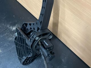 bontott VW PASSAT B6 Kuplung Pedál