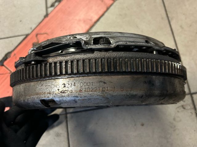 bontott VW PASSAT B6 Kuplung Szett Lendkerékkel