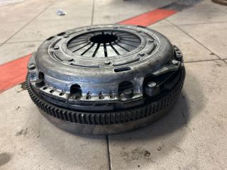 bontott VW PASSAT B6 Kuplung Szett Lendkerékkel