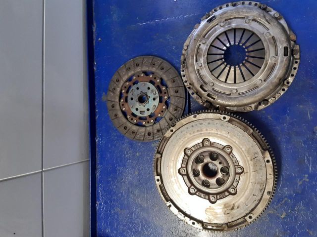 bontott VW PASSAT B6 Kuplung Szett (Szerkezet, Tárcsa)