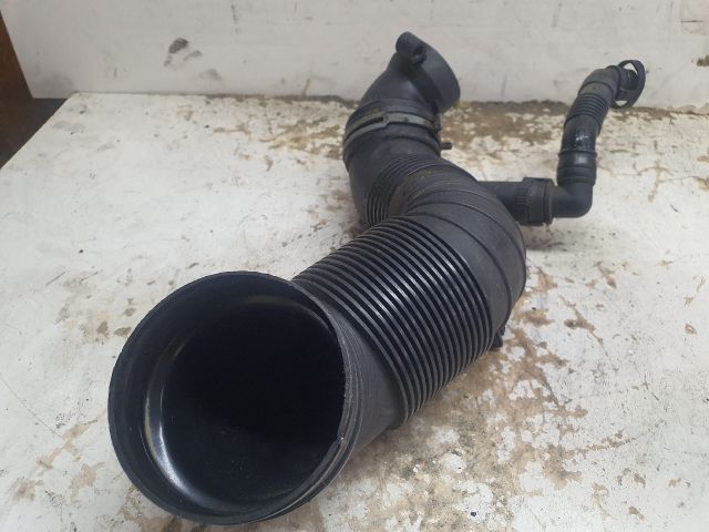 bontott VW PASSAT B6 Légbeömlő Cső