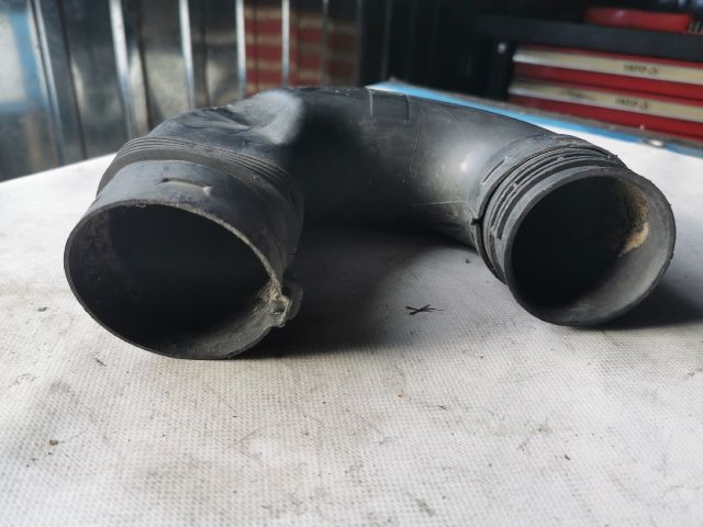 bontott VW PASSAT B6 Légbeömlő Cső