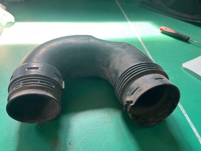 bontott VW PASSAT B6 Légbeömlő Cső