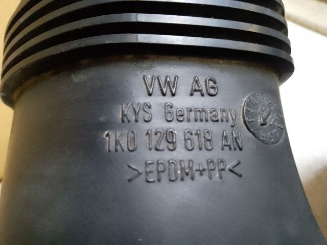 bontott VW PASSAT B6 Légbeömlő Cső