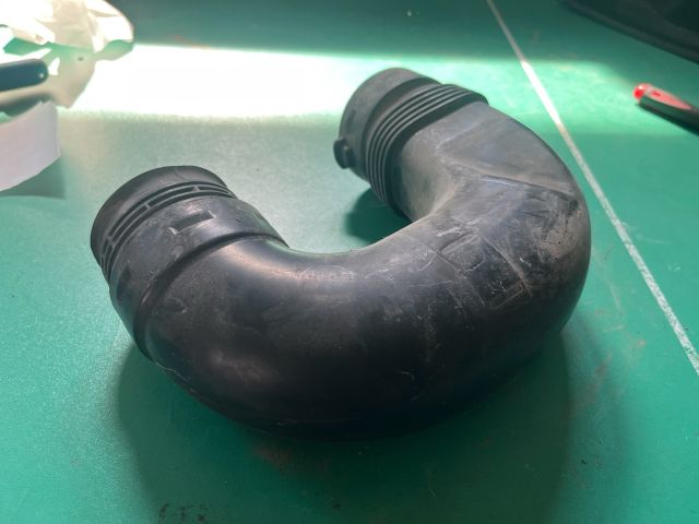 bontott VW PASSAT B6 Légbeömlő Cső