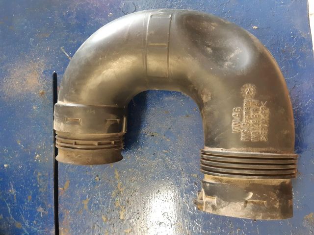 bontott VW PASSAT B6 Légbeömlő Cső