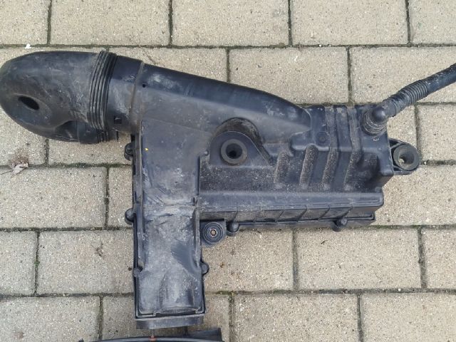 bontott VW PASSAT B6 Légszűrő Ház