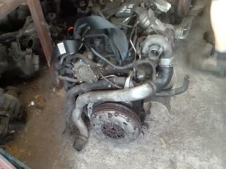 bontott VW PASSAT B6 Motor (Fűzött blokk hengerfejjel)