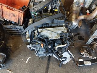 bontott VW PASSAT B6 Motor (Fűzött blokk hengerfejjel)
