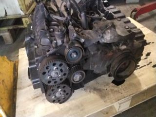 bontott VW PASSAT B6 Motor (Fűzött blokk hengerfejjel)