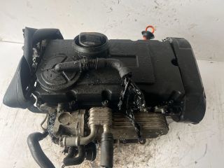 bontott VW PASSAT B6 Motor (Fűzött blokk hengerfejjel)