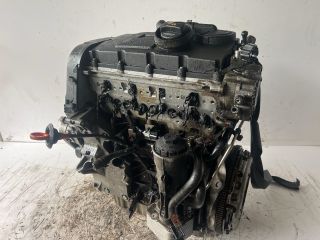 bontott VW PASSAT B6 Motor (Fűzött blokk hengerfejjel)