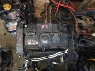 bontott VW PASSAT B6 Motor (Fűzött blokk hengerfejjel)