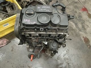 bontott VW PASSAT B6 Motor (Fűzött blokk hengerfejjel)
