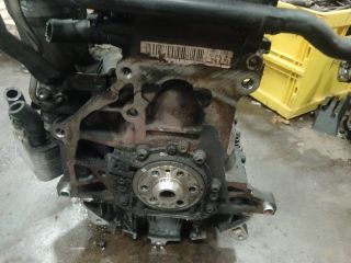 bontott VW PASSAT B6 Motor (Fűzött blokk hengerfejjel)