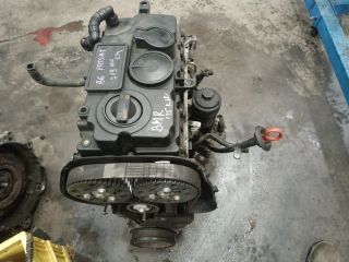 bontott VW PASSAT B6 Motor (Fűzött blokk hengerfejjel)