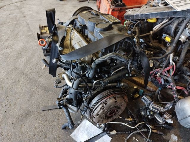 bontott VW PASSAT B6 Motor (Fűzött blokk hengerfejjel)