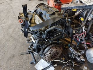 bontott VW PASSAT B6 Motor (Fűzött blokk hengerfejjel)