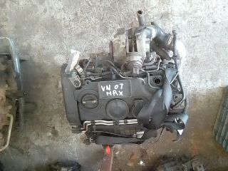 bontott VW PASSAT B6 Motor (Fűzött blokk hengerfejjel)