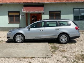 bontott VW PASSAT B6 Motor (Fűzött blokk hengerfejjel)