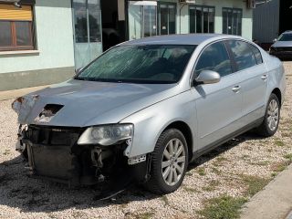 bontott VW PASSAT B6 Motor (Fűzött blokk hengerfejjel)