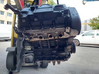 bontott VW PASSAT B6 Motor (Fűzött blokk hengerfejjel)