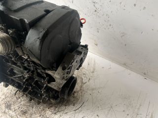 bontott VW PASSAT B6 Motor (Fűzött blokk hengerfejjel)