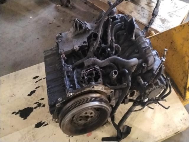 bontott VW PASSAT B6 Motor (Fűzött blokk hengerfejjel)