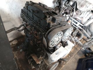 bontott VW PASSAT B6 Motor (Fűzött blokk hengerfejjel)