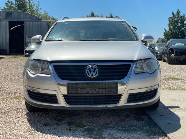 bontott VW PASSAT B6 Motor (Fűzött blokk hengerfejjel)