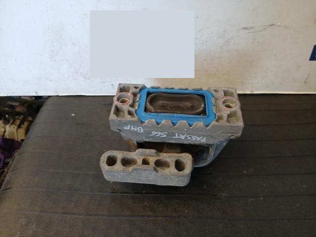 bontott VW PASSAT B6 Motor Tartó Bak Bal