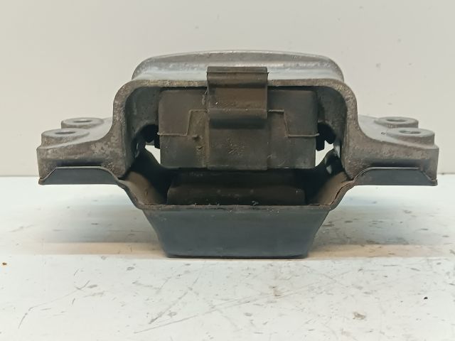 bontott VW PASSAT B6 Motor Tartó Bak Bal