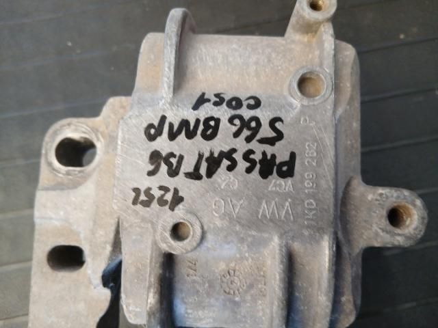 bontott VW PASSAT B6 Motor Tartó Bak Bal