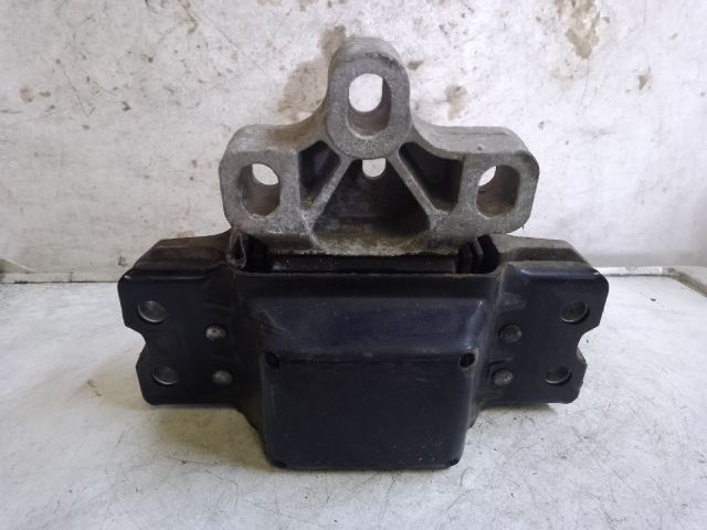 bontott VW PASSAT B6 Motor Tartó Bak Bal