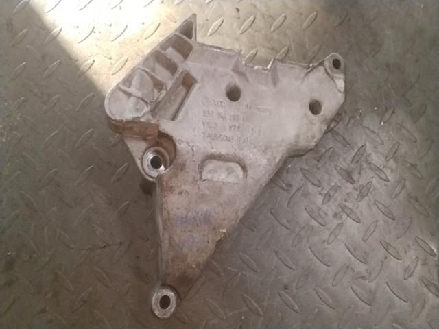 bontott VW PASSAT B6 Motor Tartó Bak (Fém)