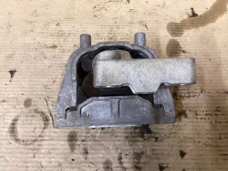 bontott VW PASSAT B6 Motor Tartó Bak (Fém)