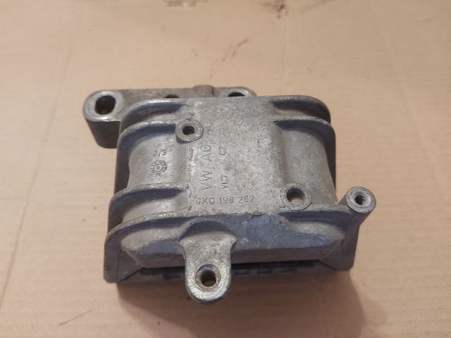 bontott VW PASSAT B6 Motor Tartó Bak (Fém)